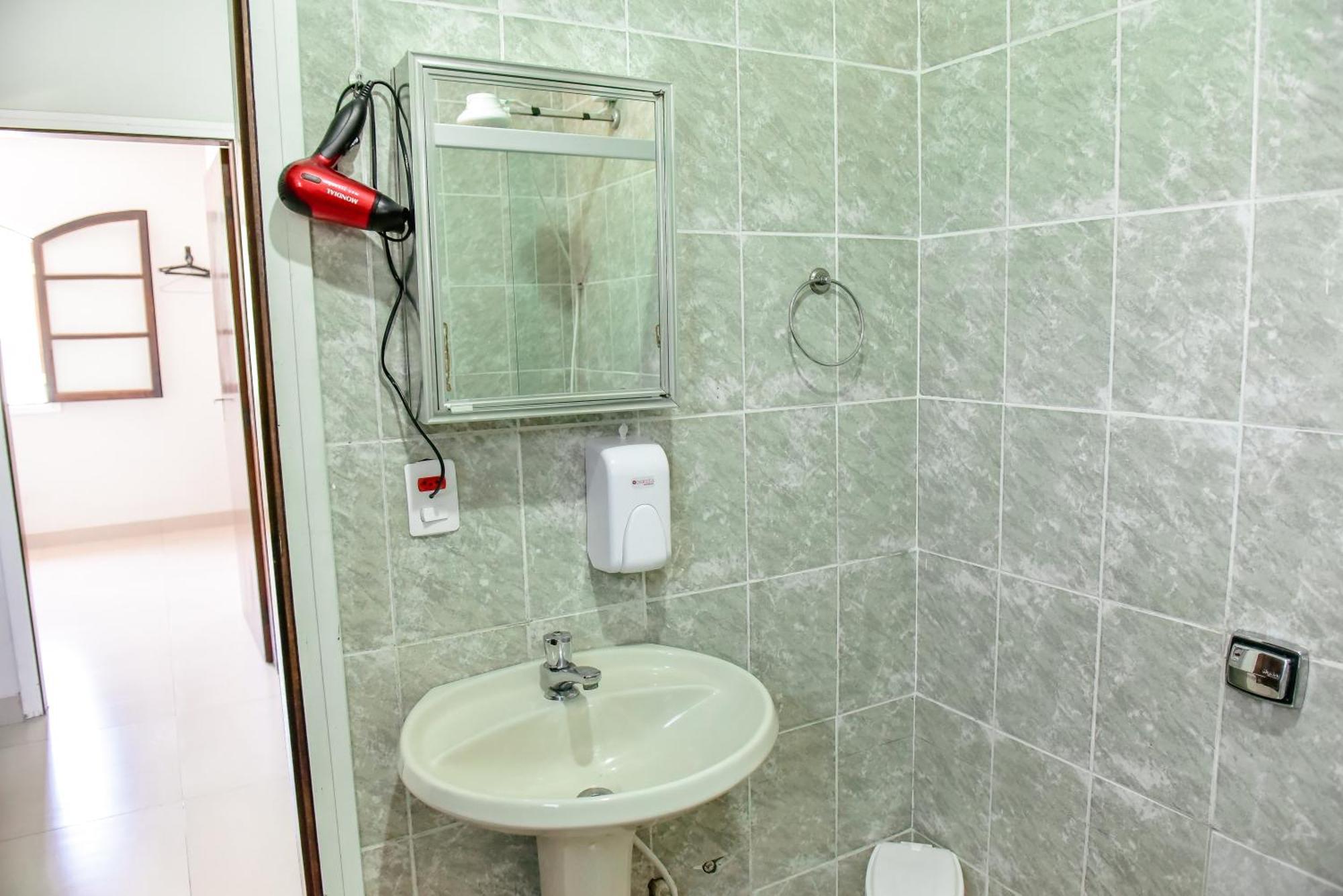 Chalés por temporada no Villagio Santa Mônica, em Caraguatatuba Quarto foto